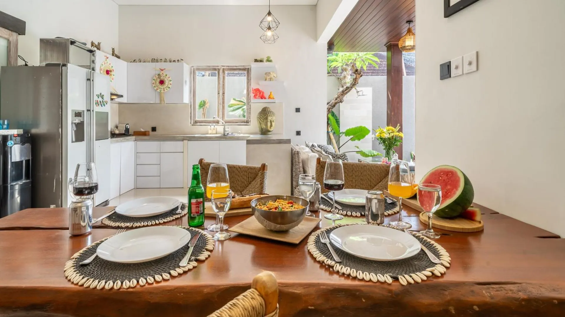 Luxury 2Bd Pool Villa, 5Mins Beach, Walk To Cafes! Canggu